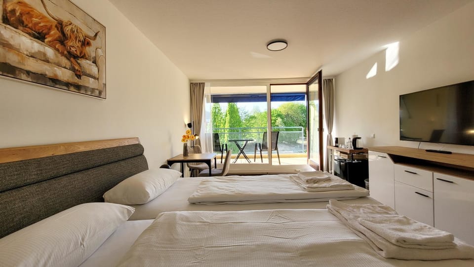 TV and multimedia, Coffee/tea facilities, Balcony/Terrace, Dining area