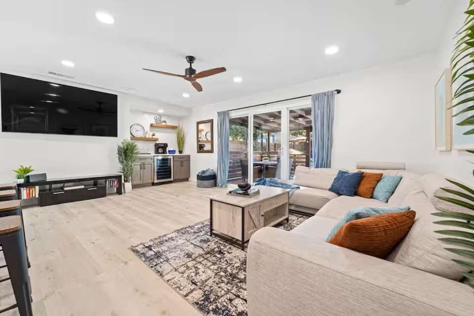 Designer Escape with Pool Firepit Game Room BBQ House in La Mesa