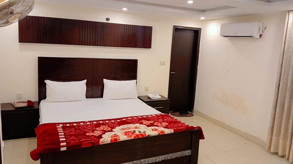 21 Residence & Monthly Rooms Hotel in Lahore