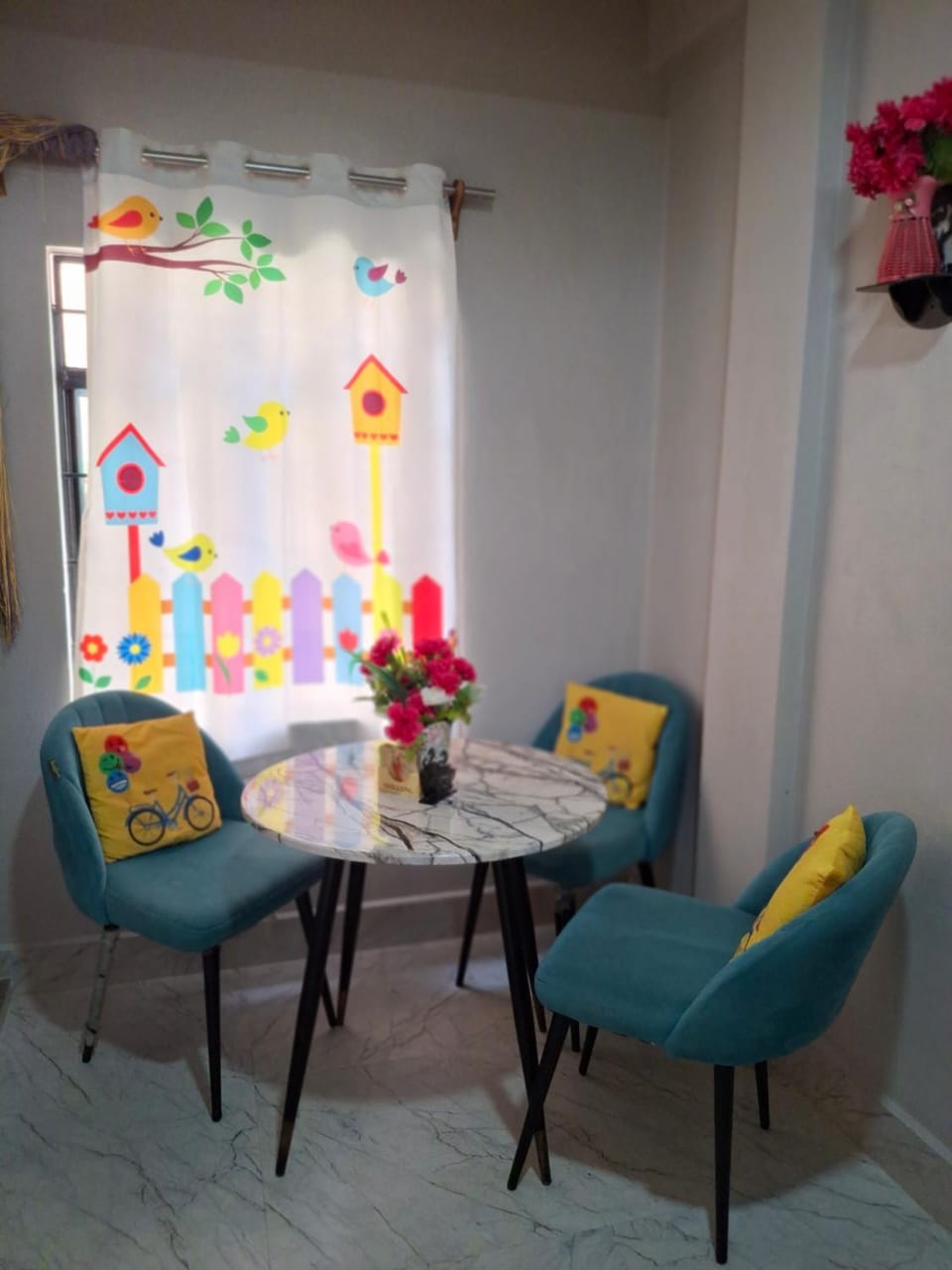 Living room, Seating area