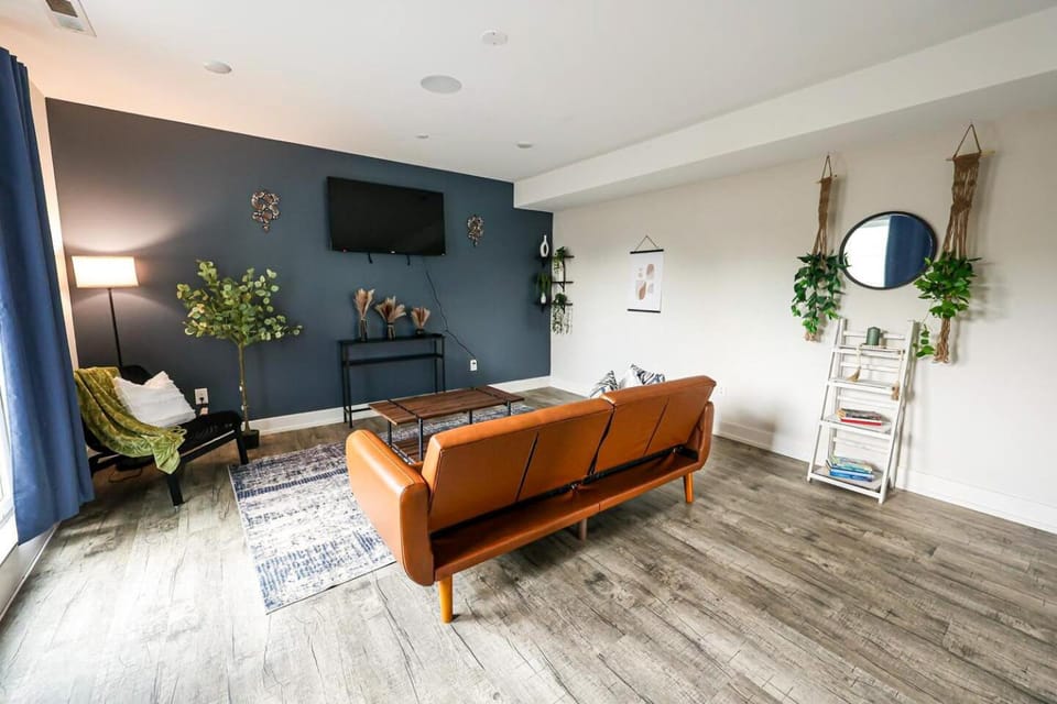 Central City 2-Bedroom Retreat,Washer & Dryer,WiFi Apartment in Philadelphia