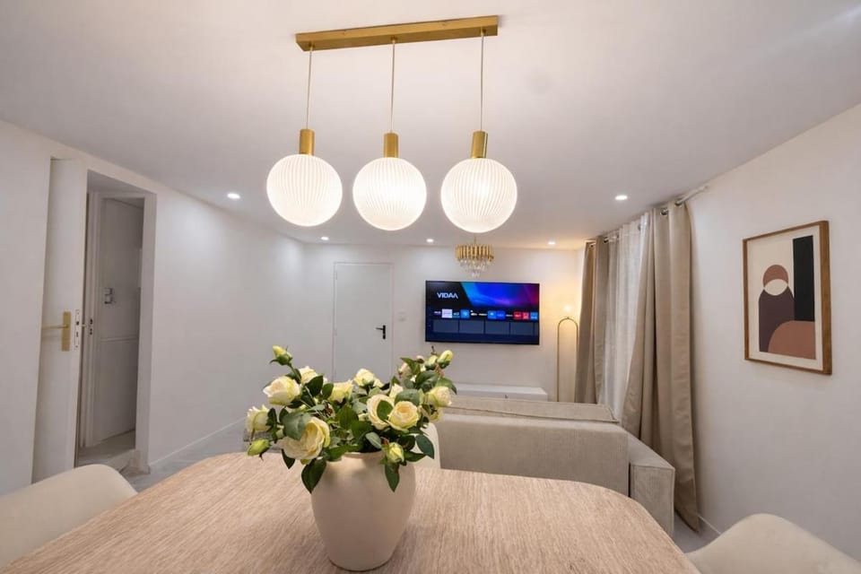 Appartement Prestige 4 pers - Centre-ville - Confort Apartment in Pays de la Loire