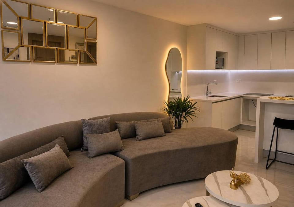 Kitchen or kitchenette, Living room, Seating area, Dining area