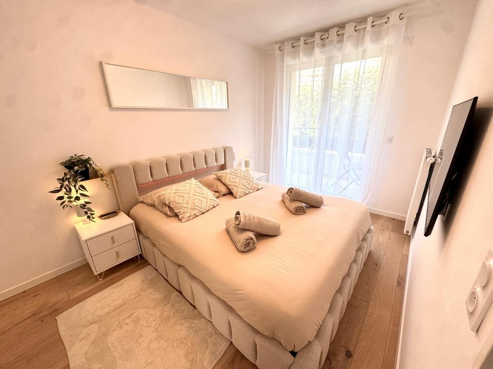 Superbe apt Neuf- Terrasse- Paris 15 min- RER Apartment in Gagny