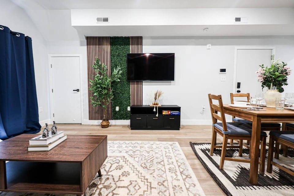 2Beds1Bath-TempleU, Balcony, Sleeps6, WD Apartment in Philadelphia