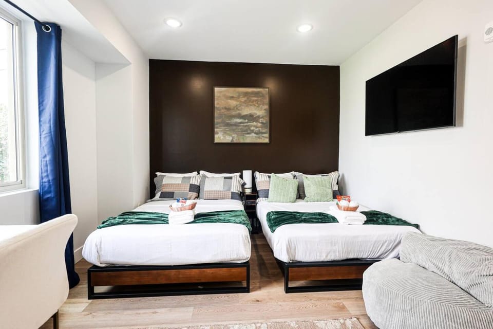 2Beds1Bath-TempleU, Balcony, Sleeps6, WD Apartment in Philadelphia