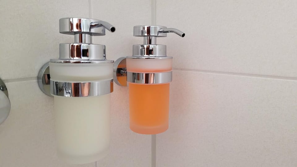 Shower, Bathroom, Decorative detail