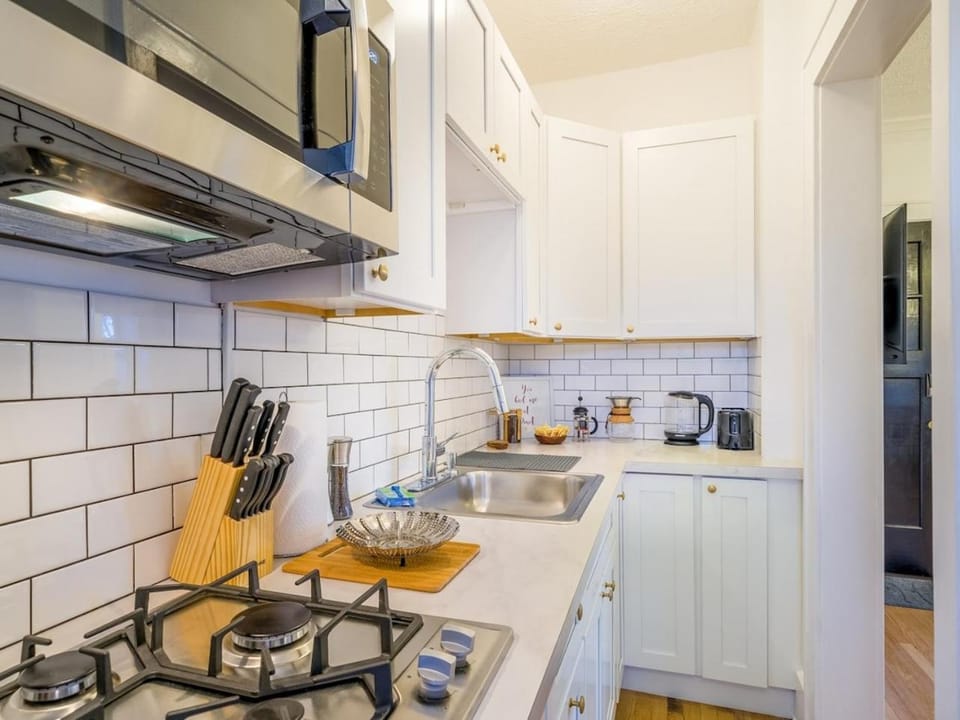 High Falls Hideaway Wi-FiTVPets Allowed Apartment in Brighton