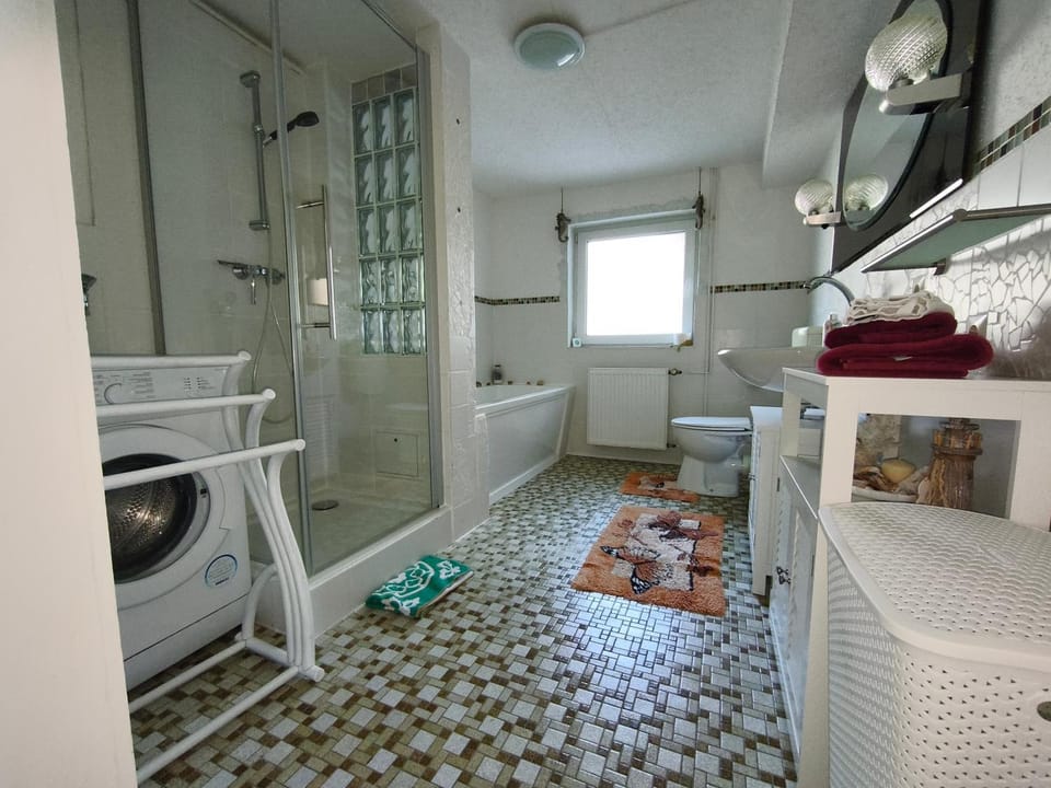 Shower, Toilet, Bathroom, Bath, washing machine