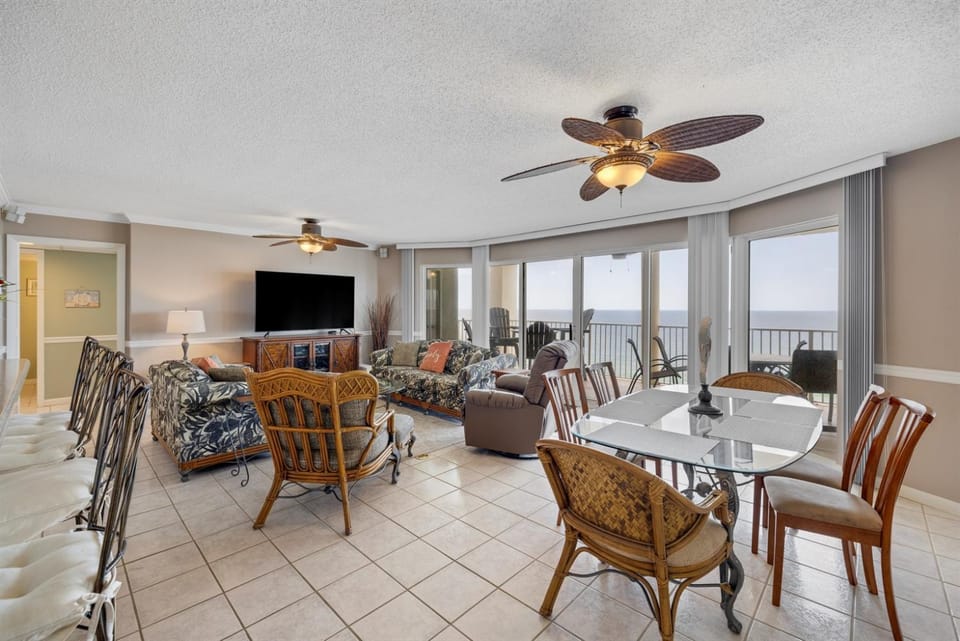 3bd3ba Beachfront Condo OCEAN VIEW from every room FREE BEACH CHAIRS Apartment in Long Beach