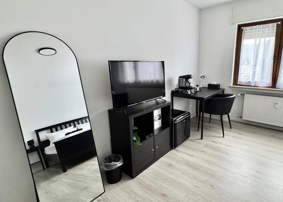 Photo of the whole room, room service, room service