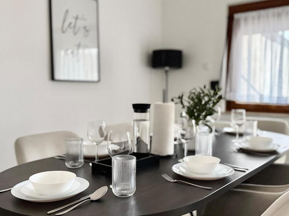 Dining area, Food, kitchen