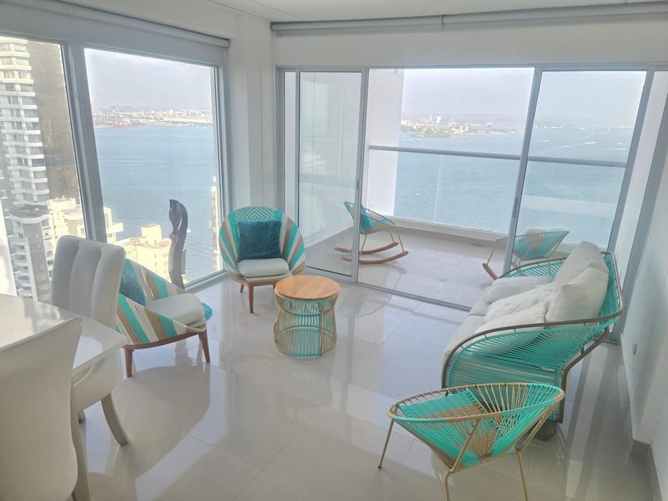 BOCAGRANDE CARTAGENA -Vista aL mar, bahía y ciudad antigua - 3 balcones Apartment in Cartagena