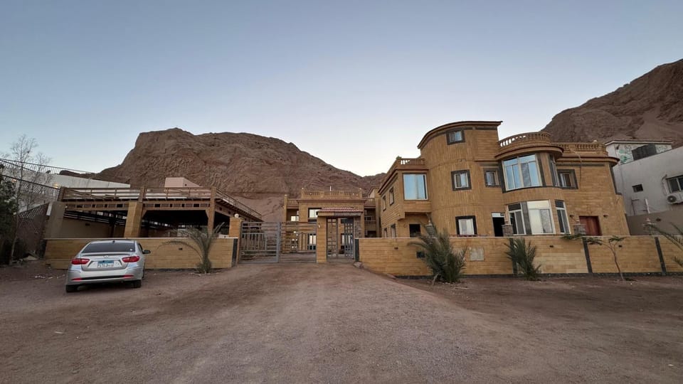 Property building, Mountain view, Parking