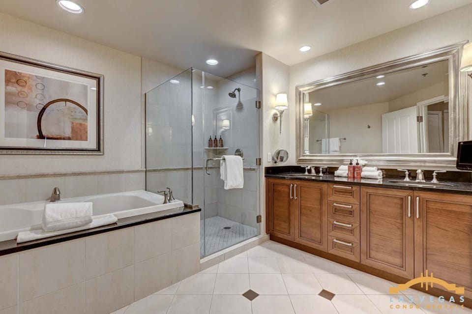 MGM Signature-26-816 Jacuzzi Studio House in Las Vegas Strip