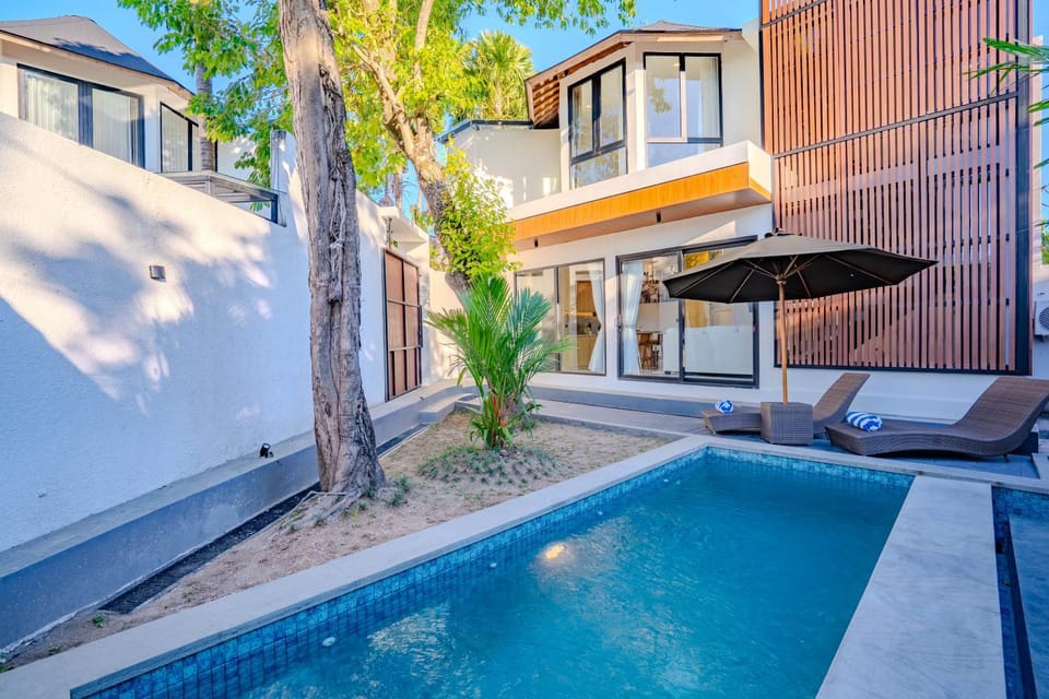 Day, Pool view, Swimming pool, sunbed