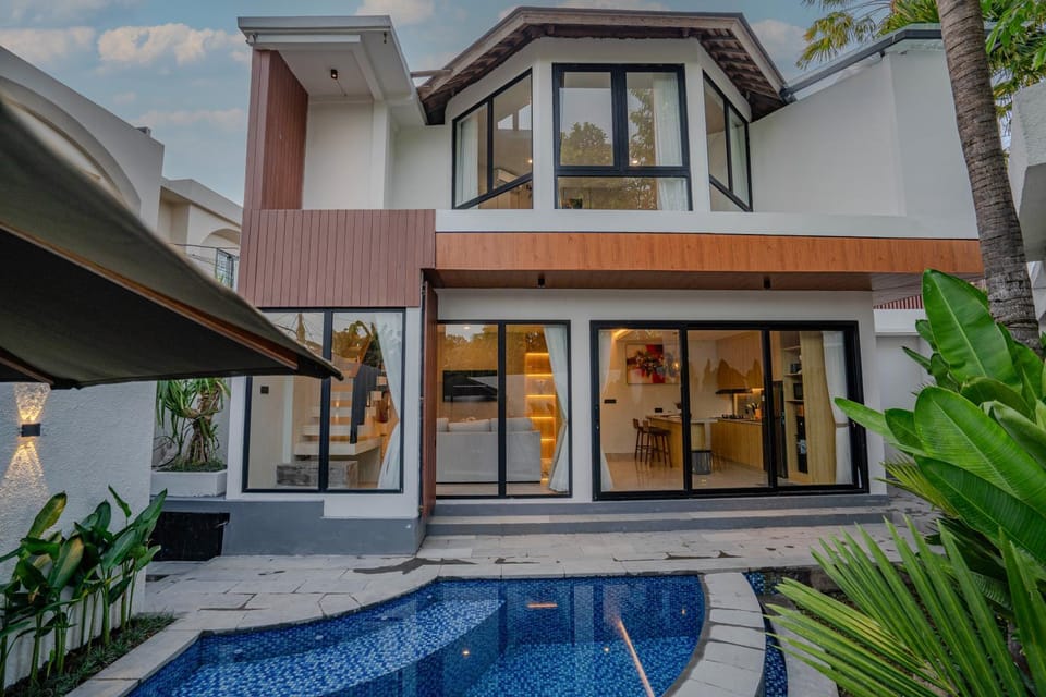 Property building, Swimming pool
