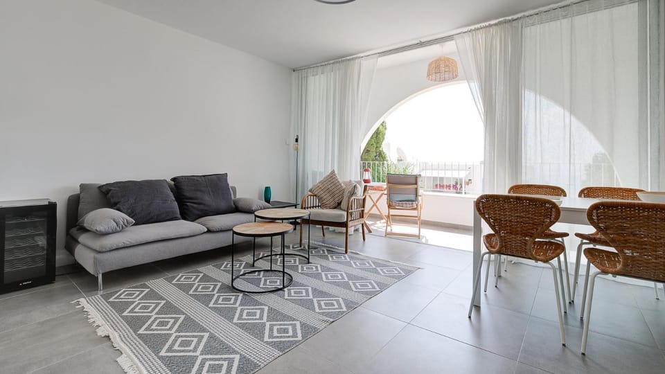 Beachfront Bliss Apartment in Pissouri