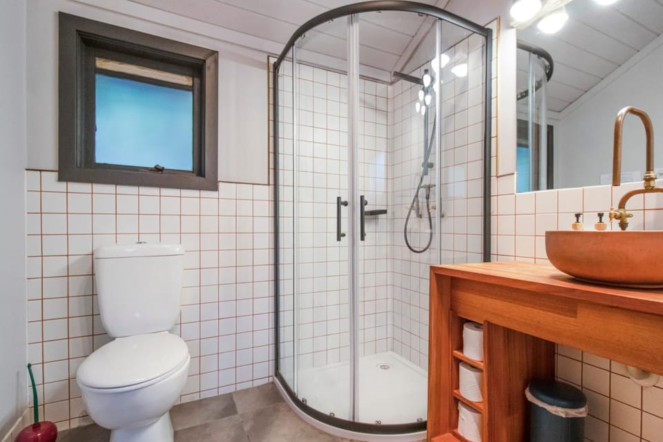 Shower, Bathroom, Decorative detail