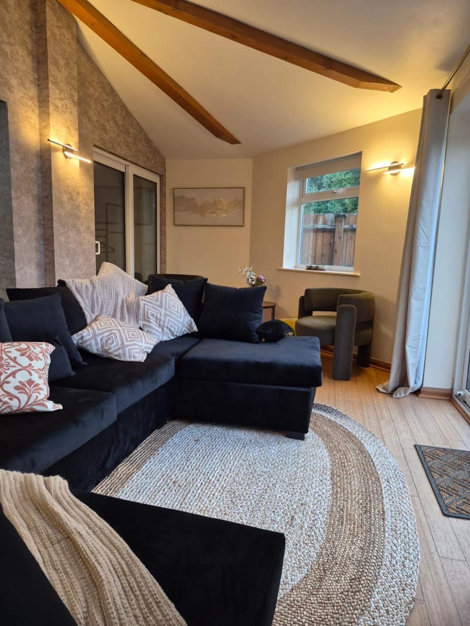 Living room, Decorative detail, Seating area