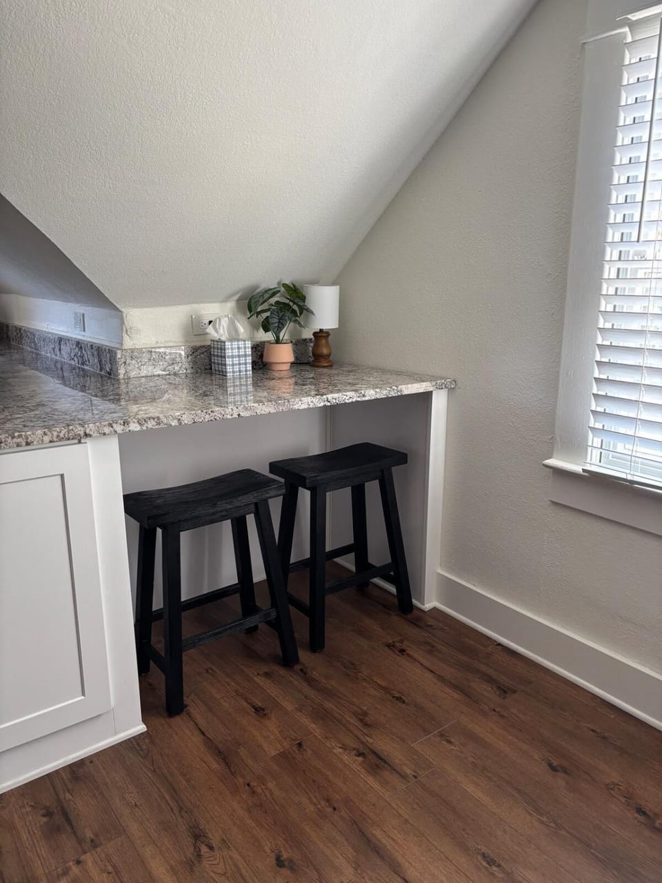 Charming Walkable Attic Bungalow near Lake Eola Apartment in Orlando