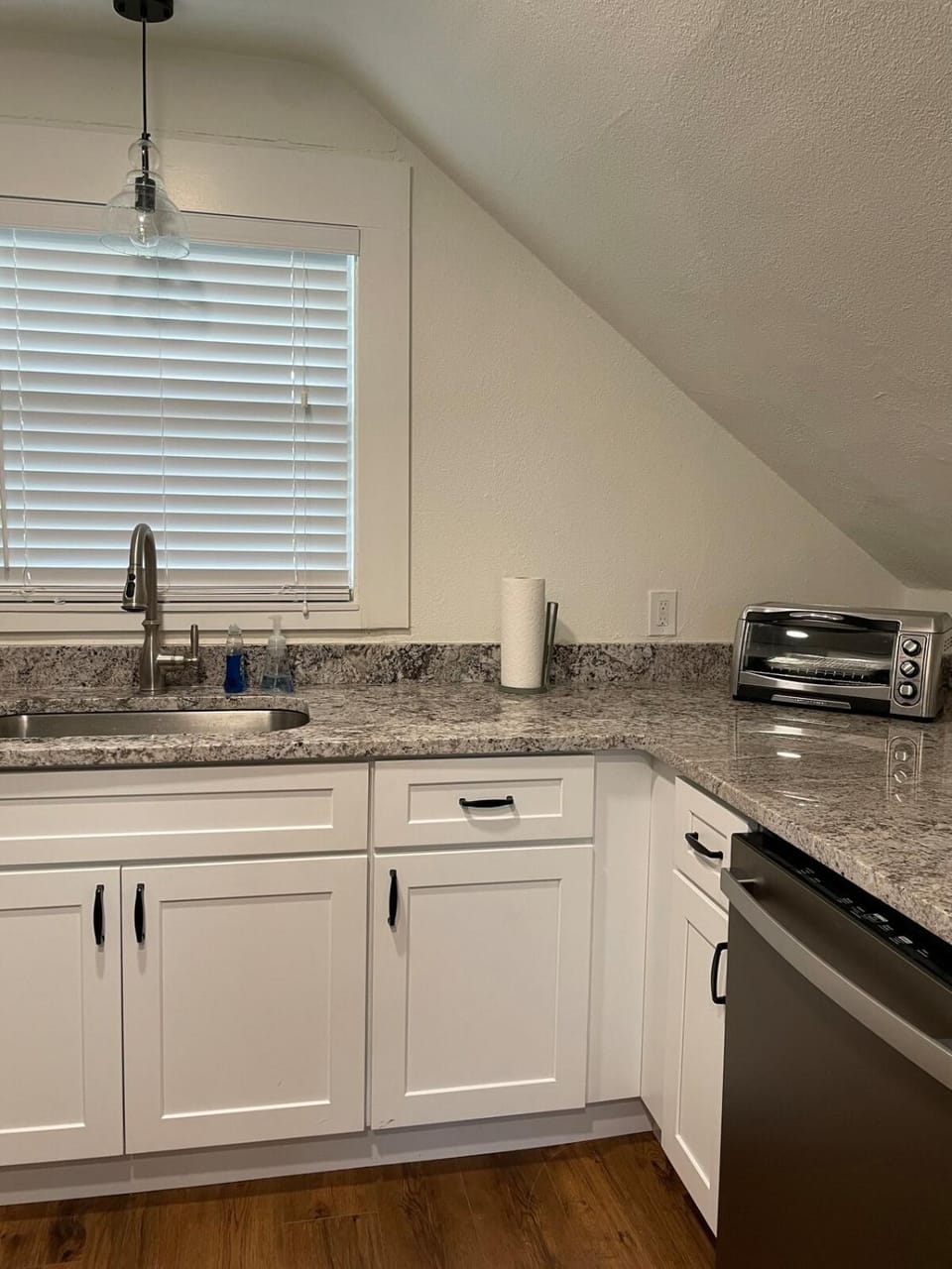 Charming Walkable Attic Bungalow near Lake Eola Apartment in Orlando