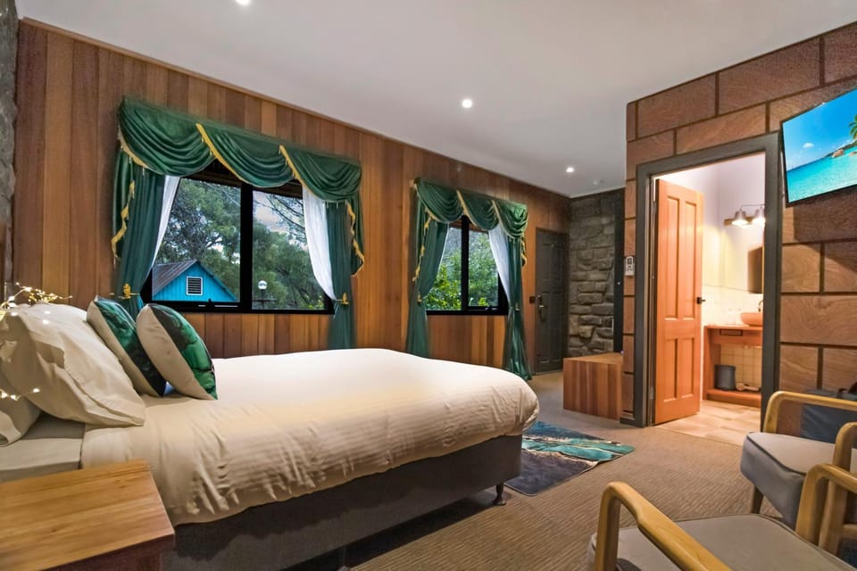 Bed, Natural landscape, Bathroom, View (from property/room), Seating area, Bedroom