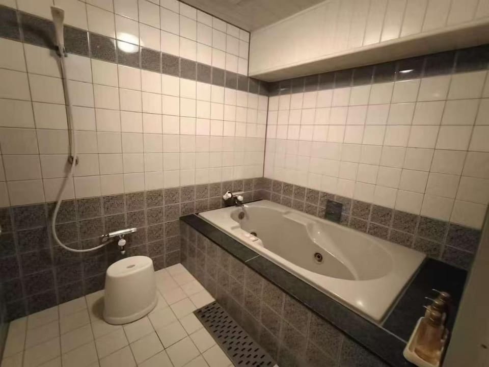 Shower, Bath