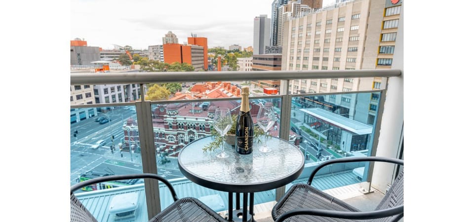 Balcony/Terrace, City view