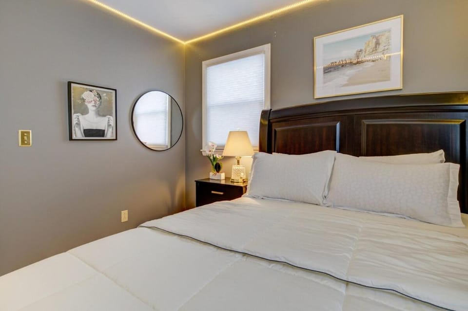 Comfortable Stay Near Albany Airport Apartment in Colonie