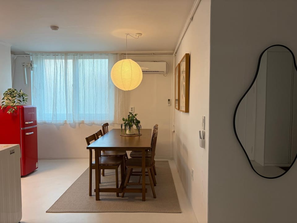 Living room, Meals