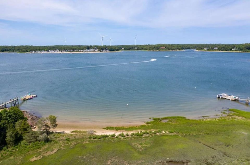 Buzzards Bay Family Beach Firepit CapeCodCanal House in Buzzards Bay