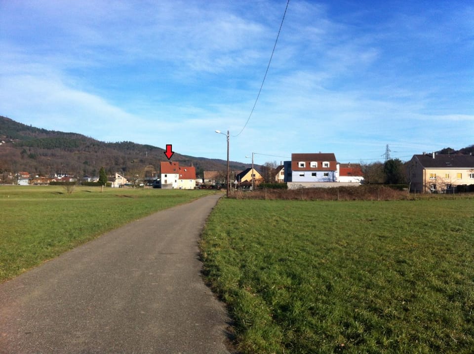 Property building, Spring, Day, Natural landscape, Mountain view, Location