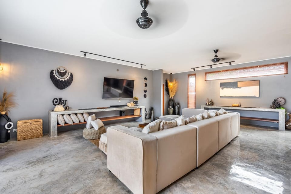 TV and multimedia, Living room, Seating area