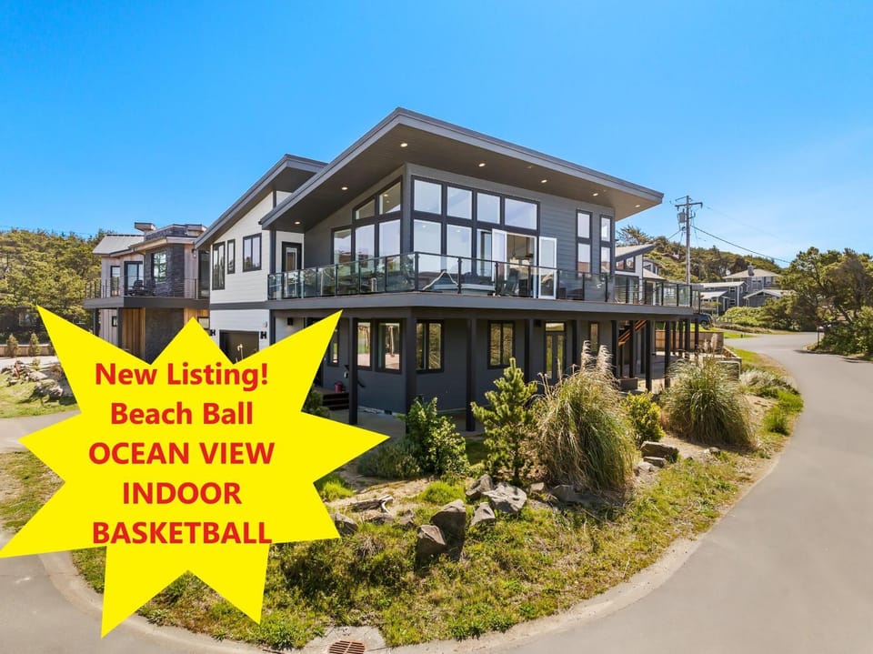 Beach Ball MCA#50629 House in Manzanita