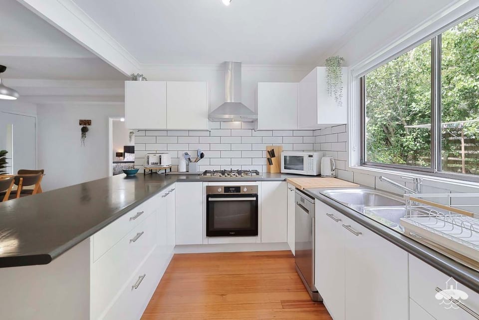 Between Waters Stay 3 Pay 2 Winter Special House in Wilsons Promontory