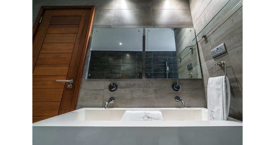 Bathroom, Bath