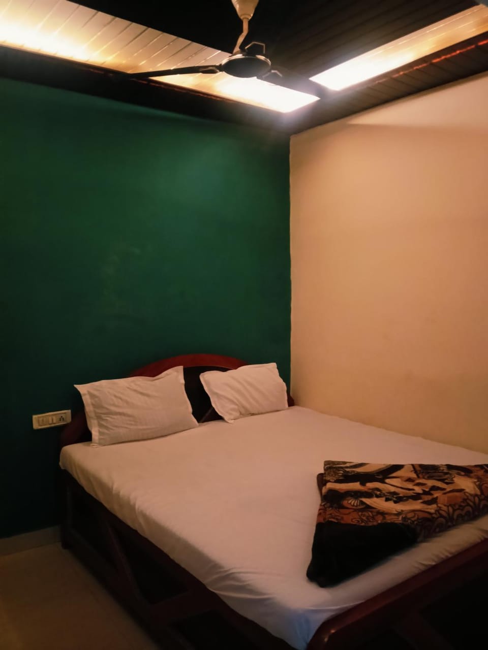 Bed, TV and multimedia, Photo of the whole room, Bedroom, air conditioner