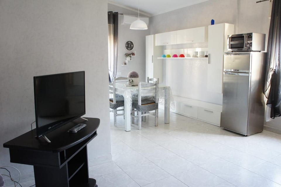 TV and multimedia, Living room, Dining area