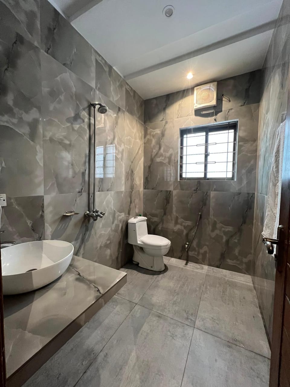 Shelton Hotel Gulberg Bed and Breakfast in Lahore