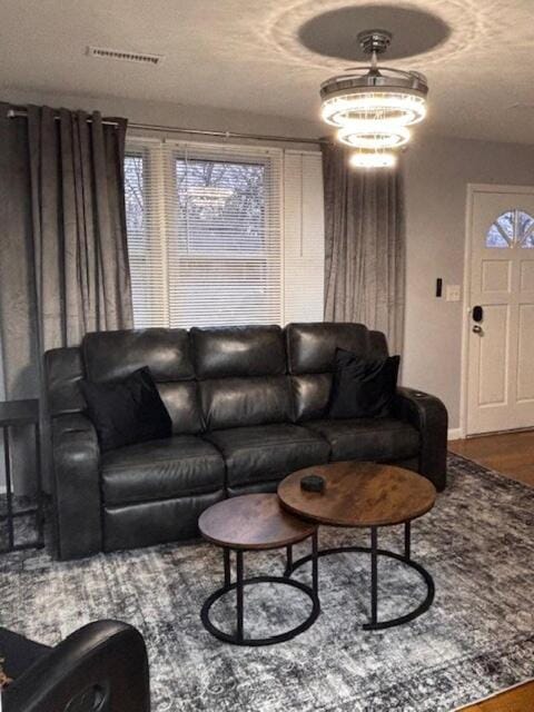 Olly functional, fenced yard near MTSU, shop & food House in Murfreesboro