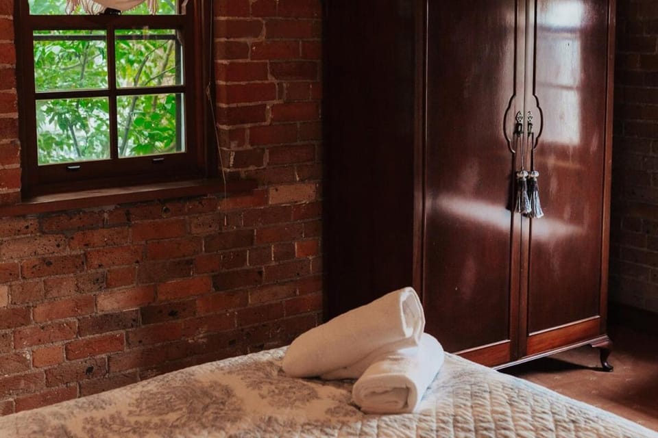 Blue Mountains Owl Pen Cottage Farm Stay Retreat House in Rydal
