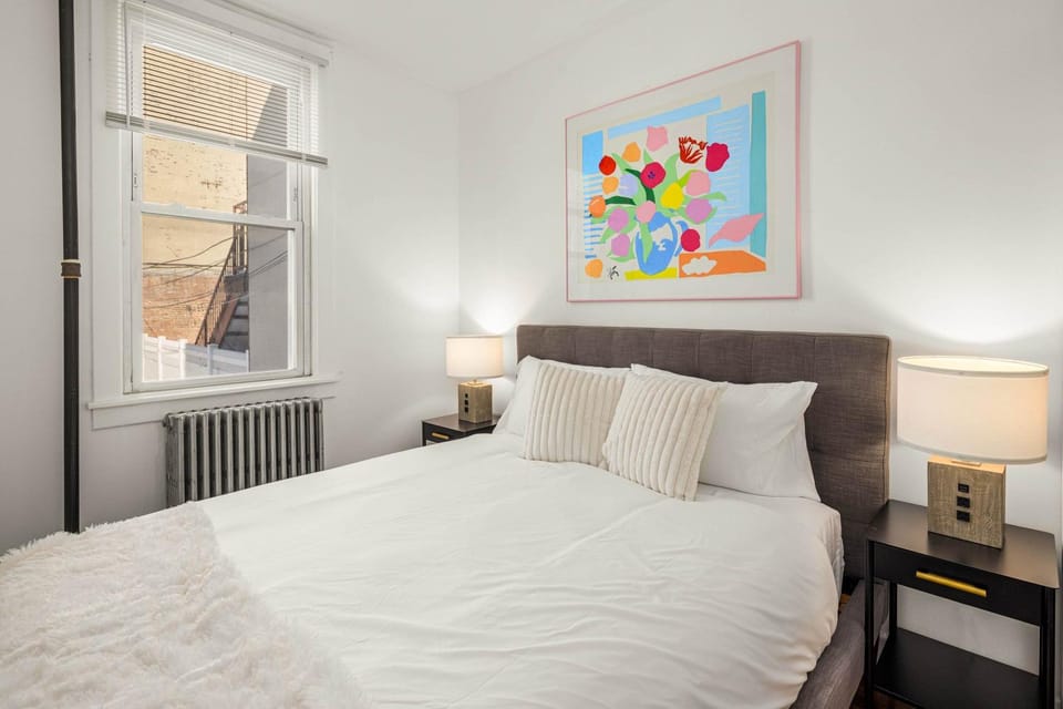 Williamsburg Gardens 3BR floor-through Unit with Private Yard Apartment in Manhattan