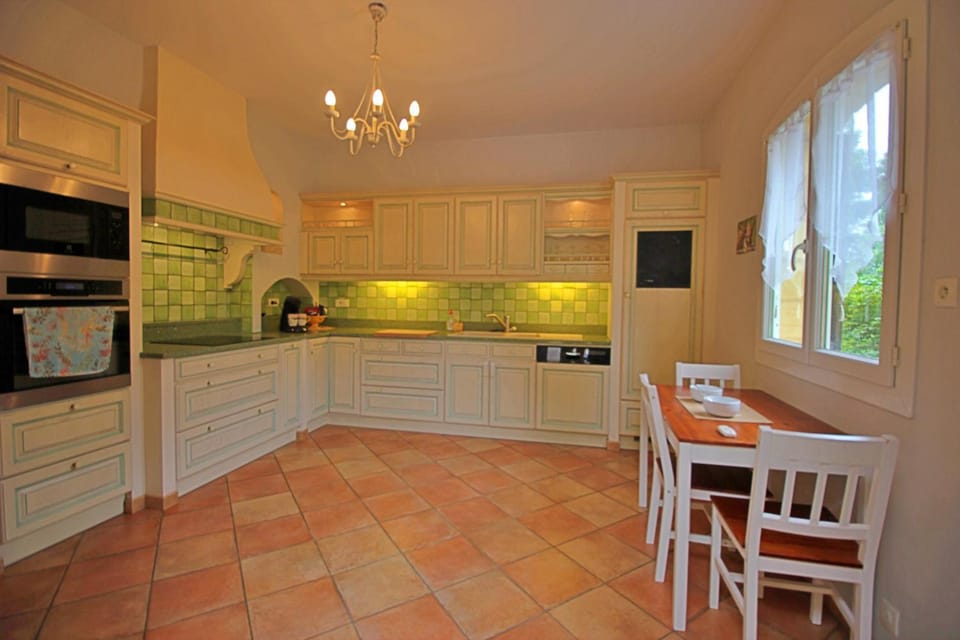 Luxury Escape Nature, Dordogne Vineyards Retreat House in Nouvelle-Aquitaine
