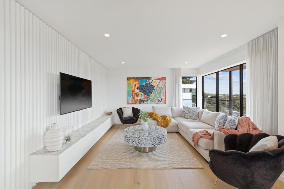 TV and multimedia, Living room, Seating area, Evening entertainment