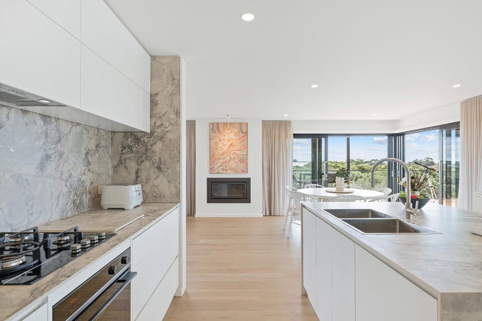 Kitchen or kitchenette, dishwasher, stove