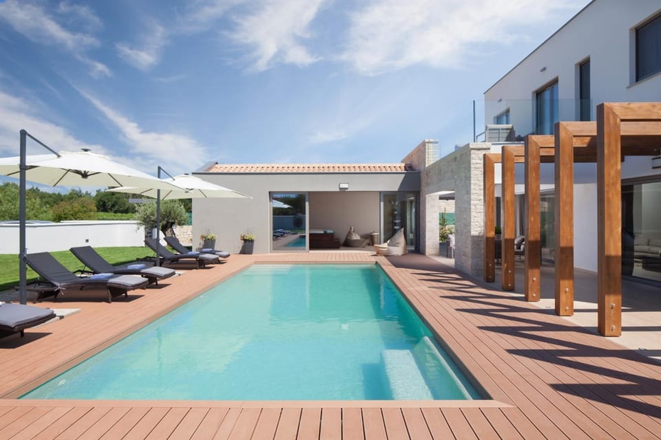 Pool view, Swimming pool