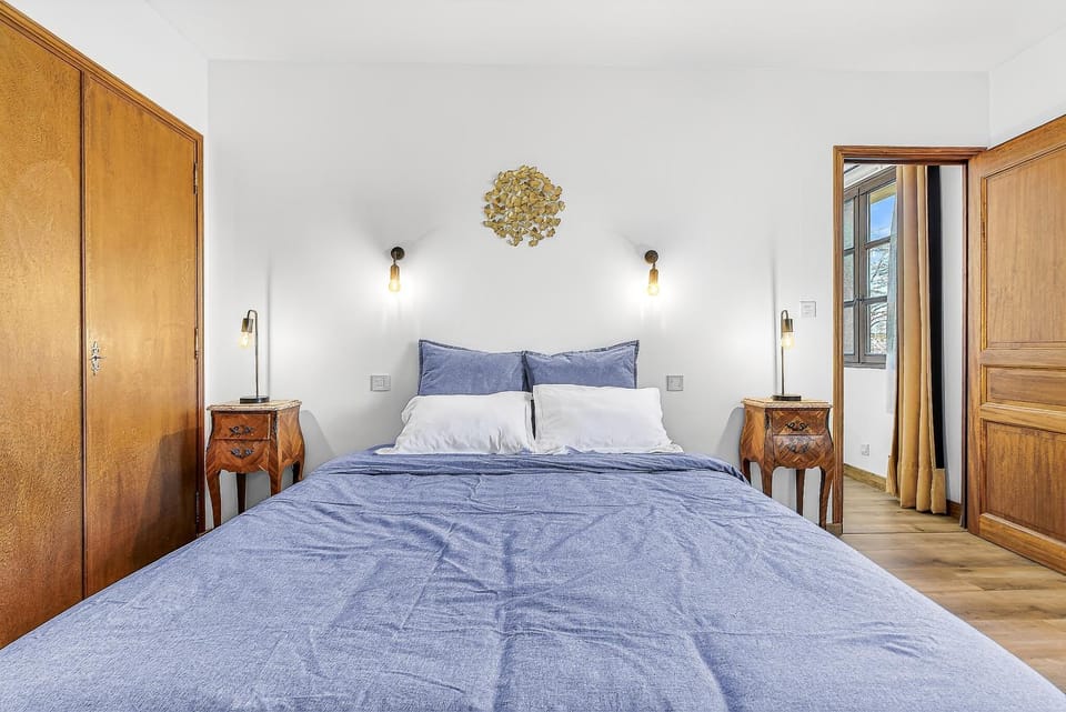 Living room, Bedroom