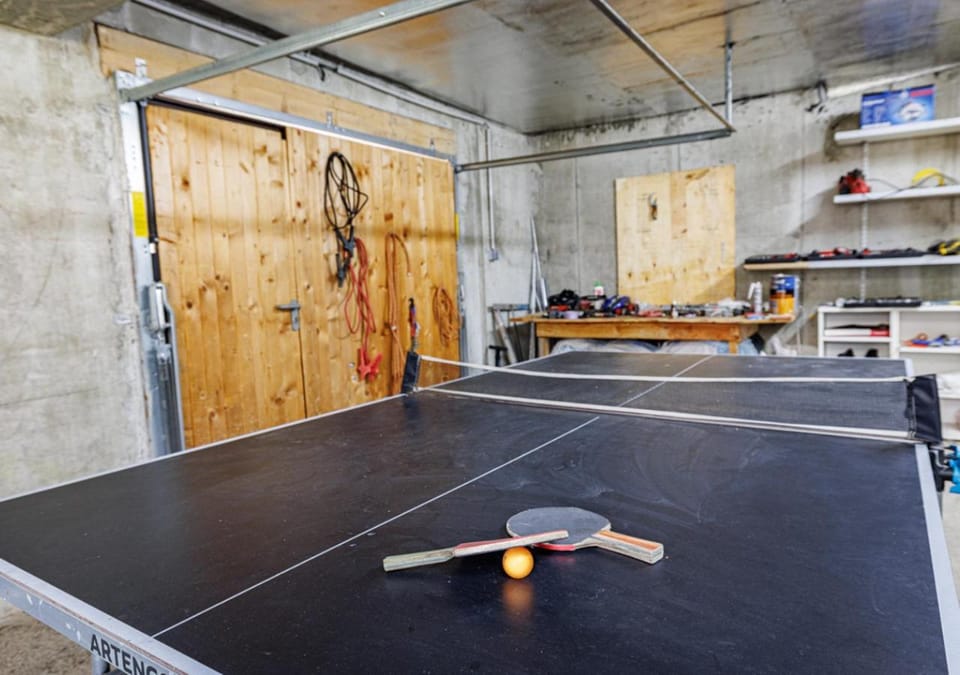 Table tennis