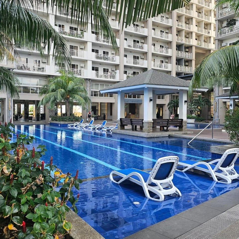 Cozy 3BR Lumiere Pasig Near BGC Condo w Parking Apartment in Makati
